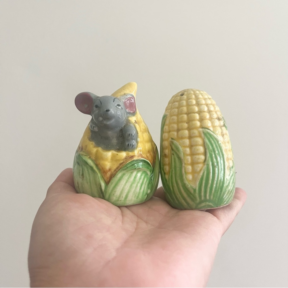 Vintage Made in Japan Salt and Pepper Shakers of Corn Ears with Mouse Set of 2